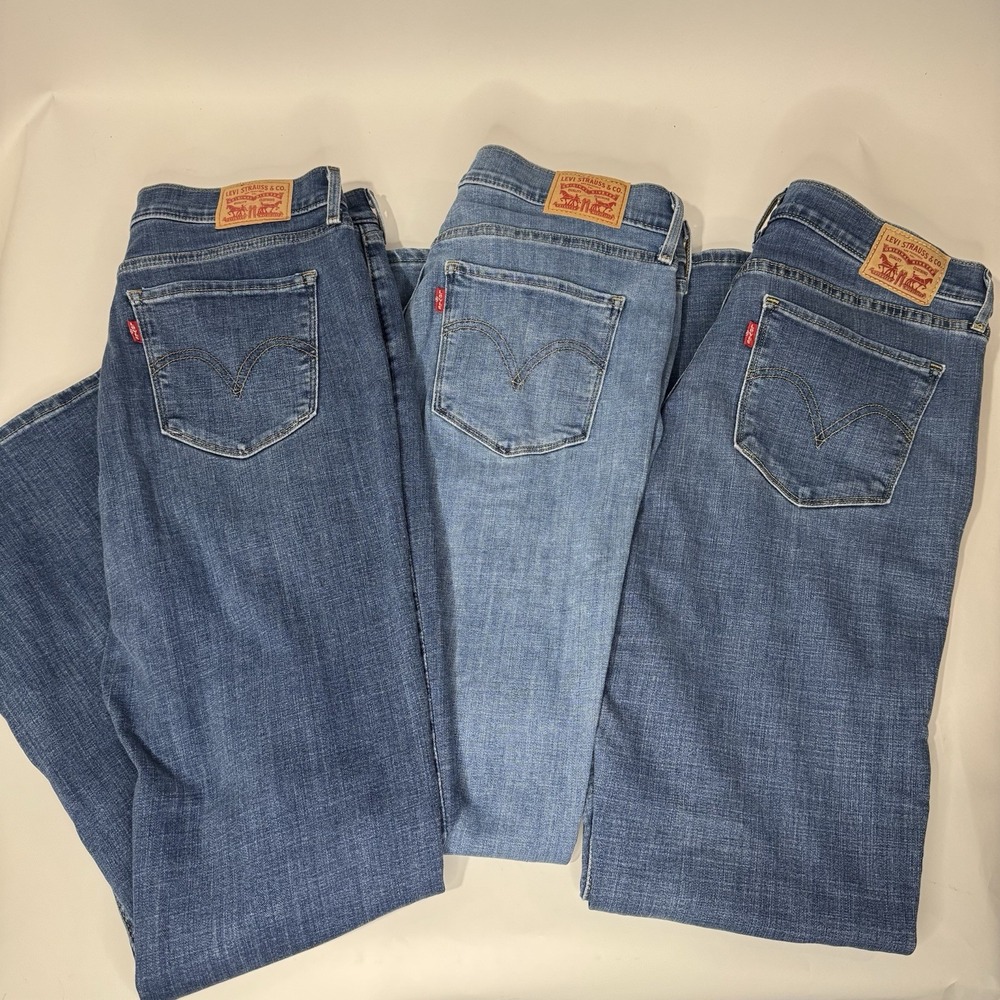 Levi's Classic Bootcut Women's Jeans Size 10M (w30/L32) Lot Of 3 Pairs.
